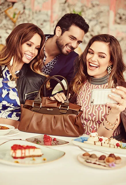 selfie, Renzo costa, Carteras