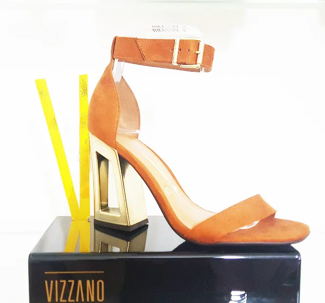 vizzano nude